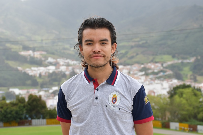 ESTUDIANTE
